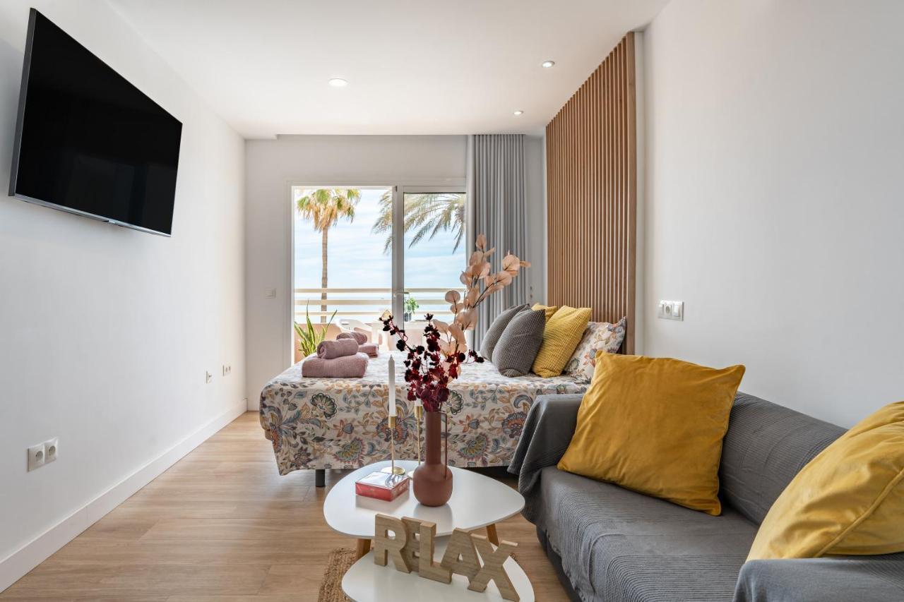 Beach Front Holiday Studio Fuengirola Exterior photo