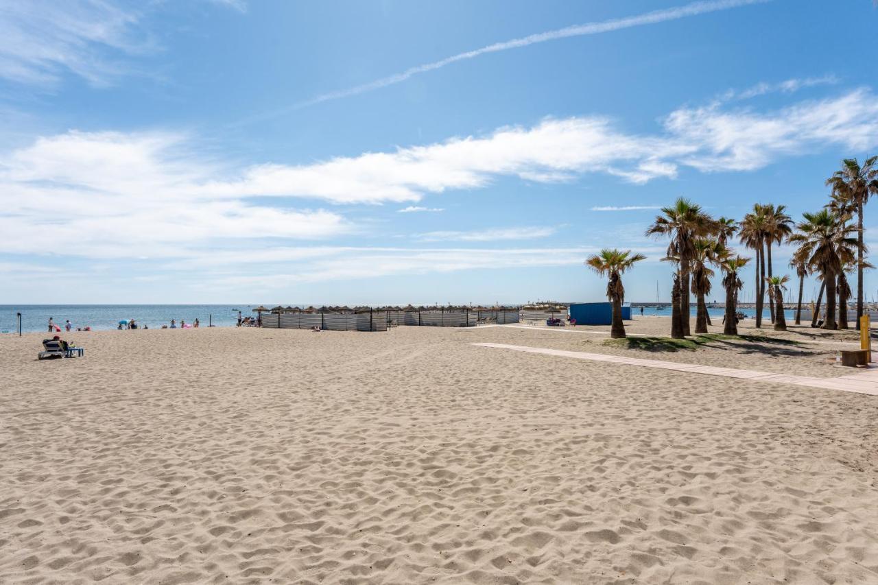 Beach Front Holiday Studio Fuengirola Exterior photo